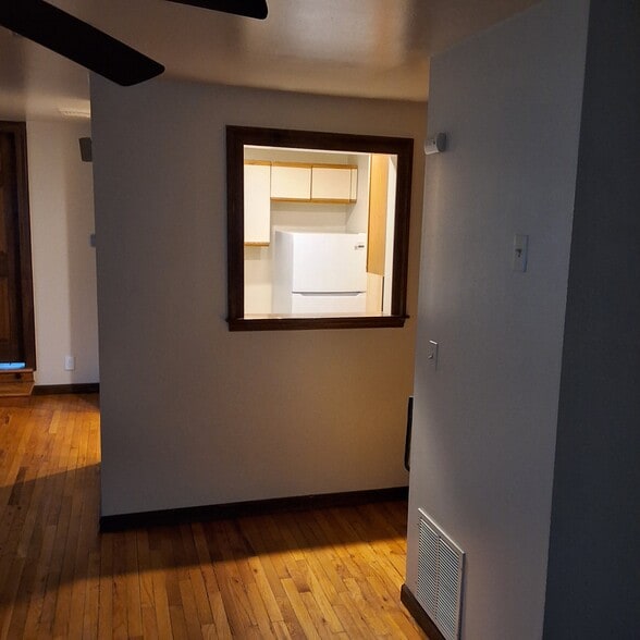 Building Photo - 340 W State St