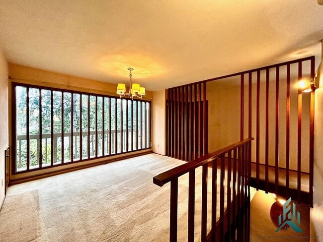 Building Photo - Mid-century Modern Single-family Home for Rent