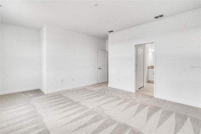 Building Photo - 15172 Sunny Day Dr