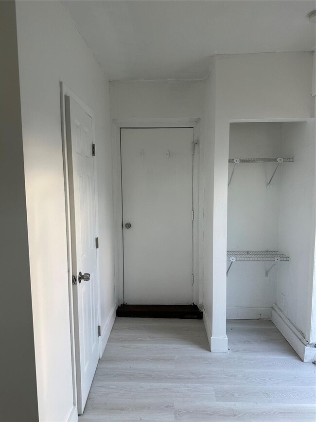 Building Photo - 6740 NW 6th Ct