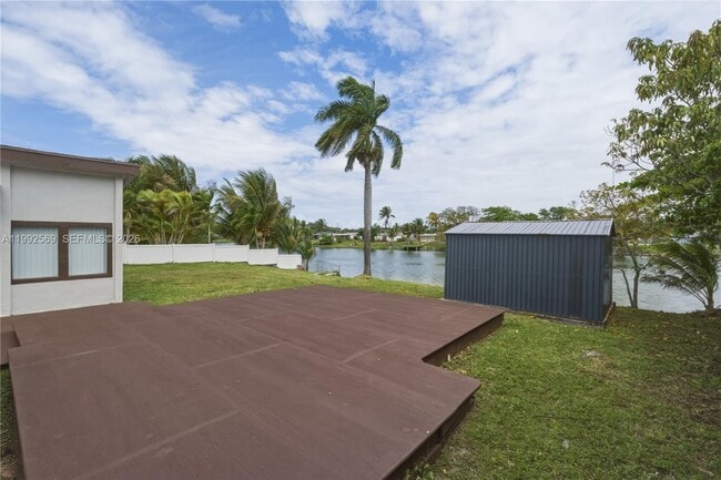 Building Photo - 3825 SW 33rd St