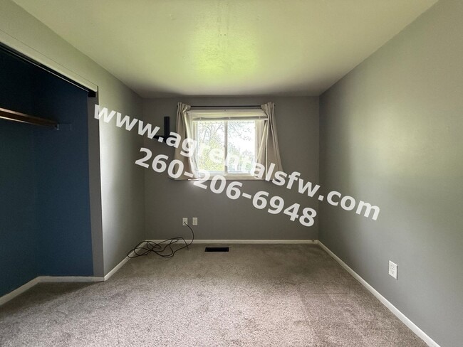 Building Photo - 3 Bedroom House