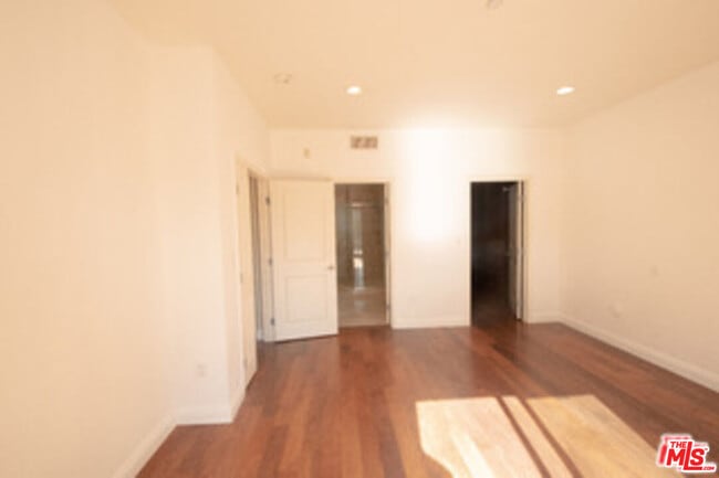 Building Photo - 4428 Fulton Ave