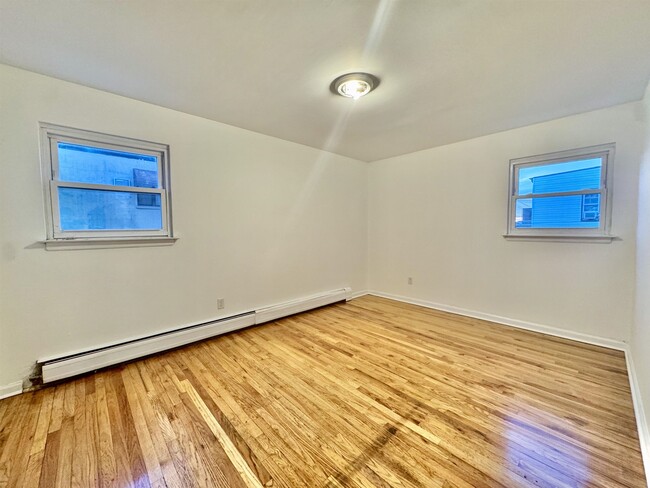 Building Photo - 1455 43rd St