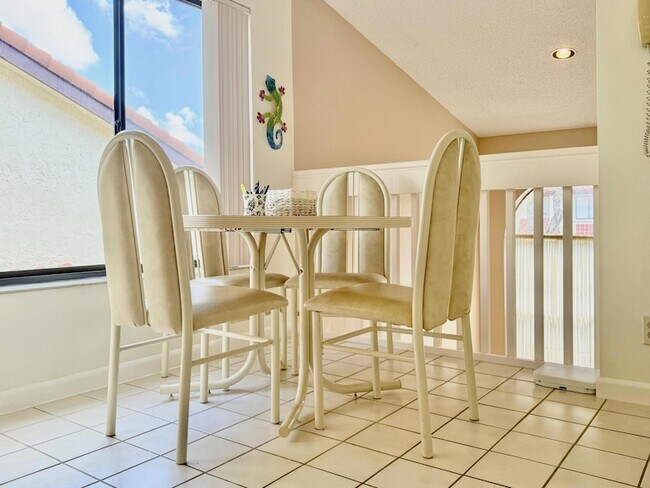 Building Photo - 10678 Ocean Palm Way