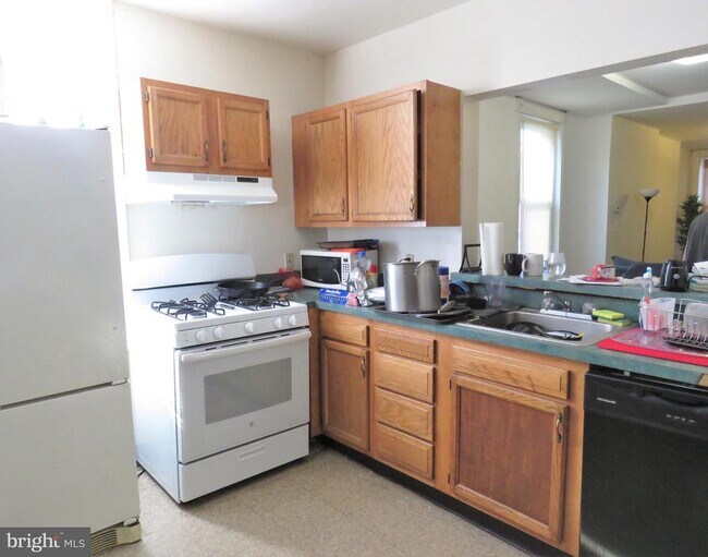 Building Photo - 519 N 35th St