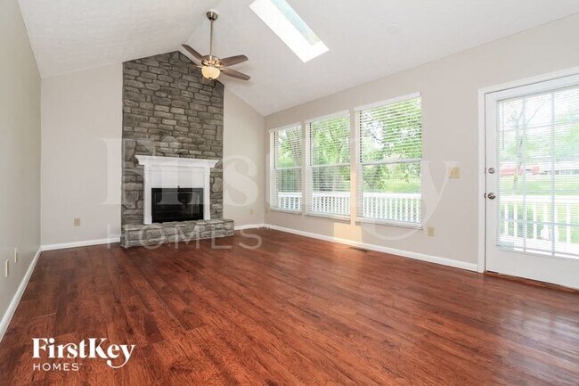 Building Photo - 6015 Sovereign Dr