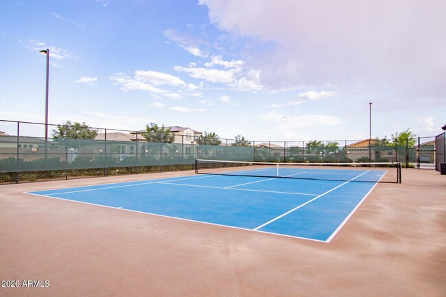 Building Photo - 10151 E Thunderbolt Ave