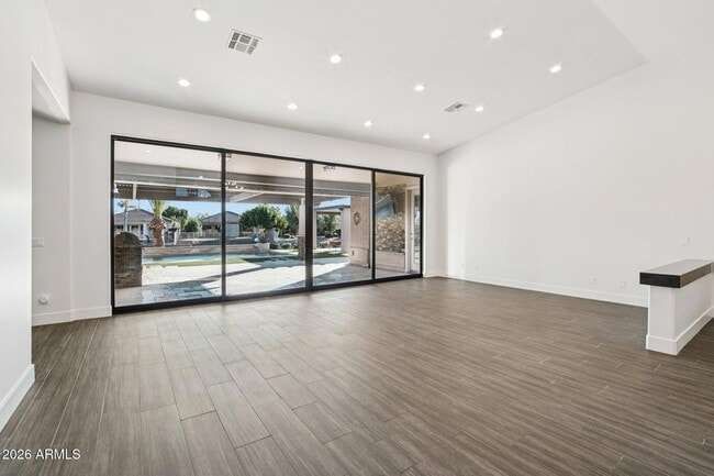 Building Photo - 6991 W Firebird Dr