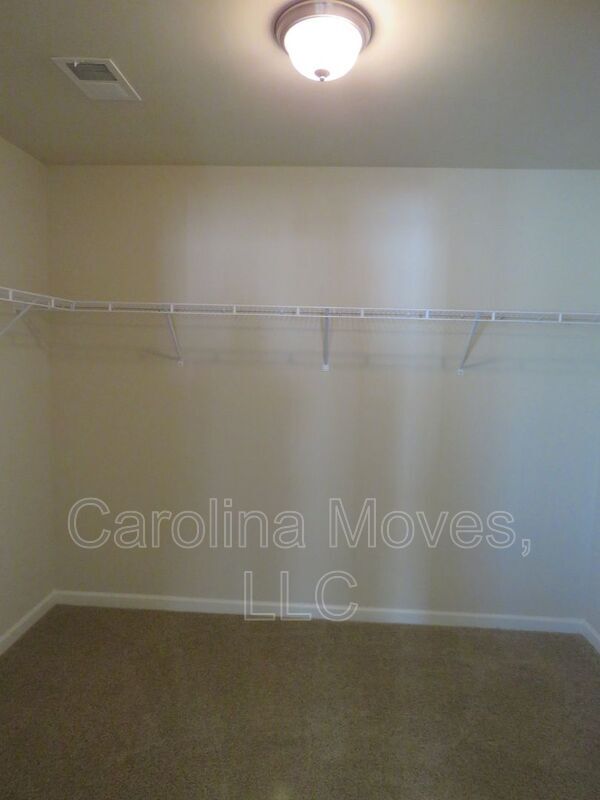 Building Photo - 163 Heatherwood Ln