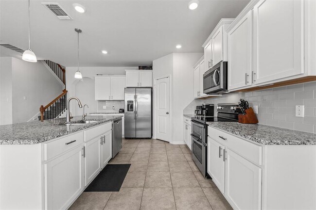 Building Photo - 6113 Lavaca Dr