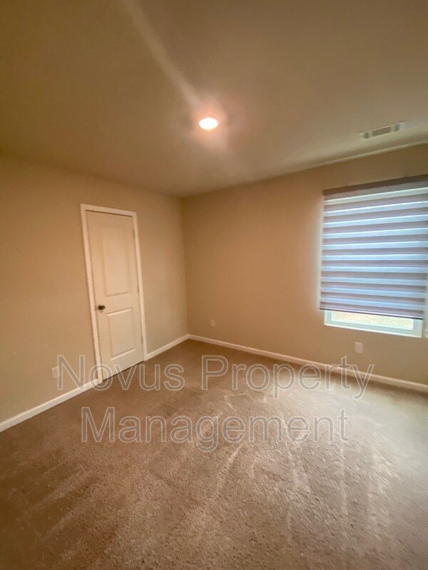 Building Photo - 347 Augusta Woods Dr