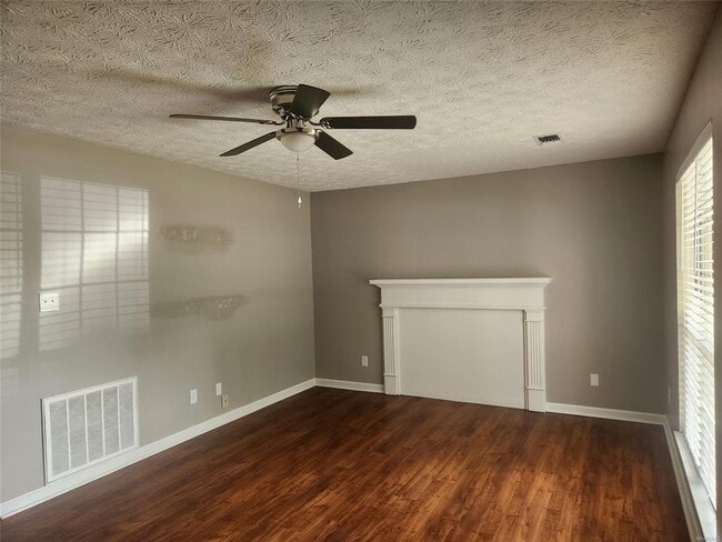 Building Photo - 1214 Camellia Woods Ct