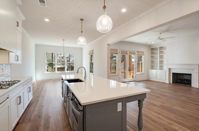 Building Photo - Custom-Built 4 Bedroom Home / Gated Community