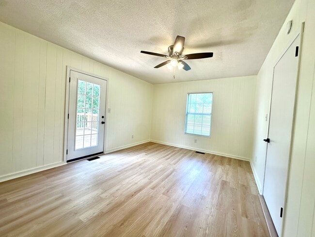 Building Photo - 4455 Pecan Valley Rd