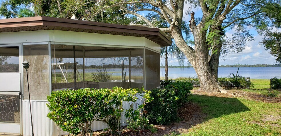 Building Photo - 2428 S Lake Letta Dr
