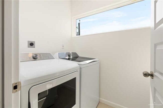 Building Photo - 24 N 28th St