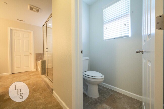 Building Photo - Clovis Eastside Home, 4BR/3BA, Built 2017 - Lots of Amenities!