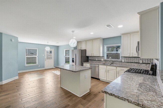 Building Photo - 6310 Macquarie Dr