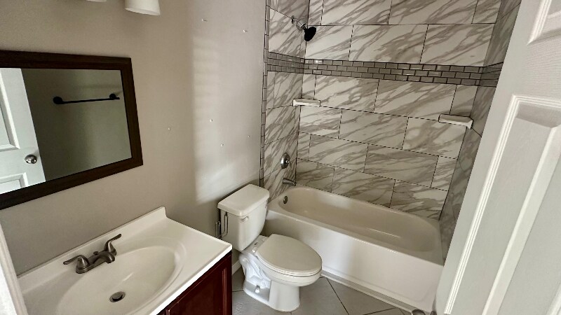 Building Photo - 1218 Sultana St