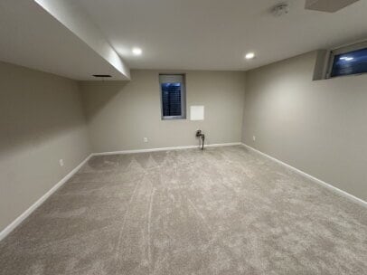 Building Photo - "Charming 4-Bed Retreat in Edina: Spacious 2142 Sq Ft with Hardwood Elegance & Cozy Fireplaces!"