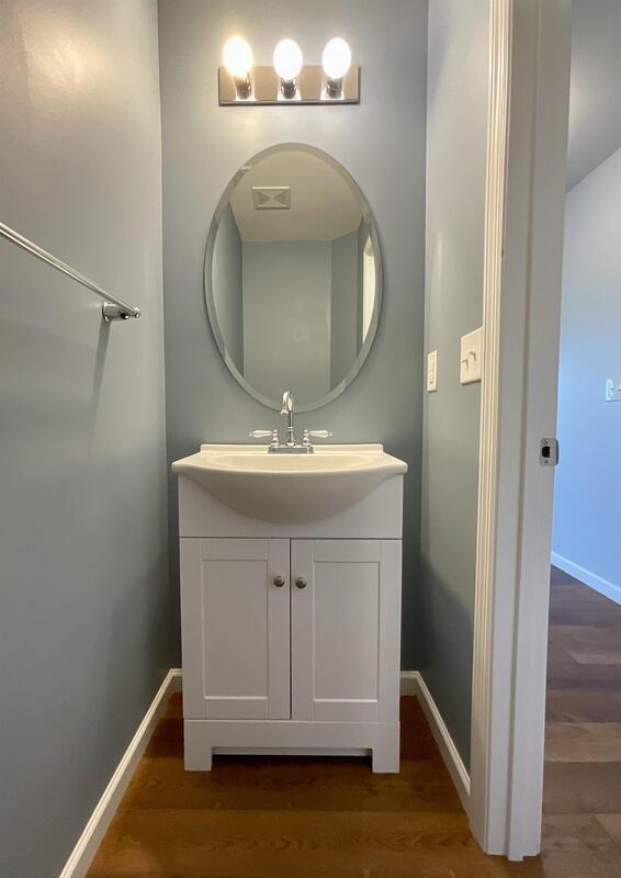 Building Photo - 830 Harbor Woods Dr