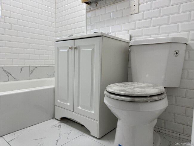 Building Photo - 114-60 226th St