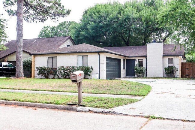 Primary Photo - 22915 Summer Pine Ln