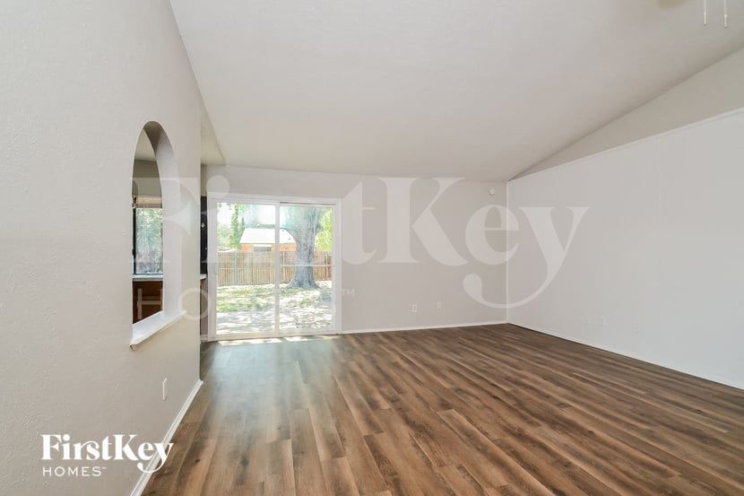 Building Photo - 5702 Magnolia Ln