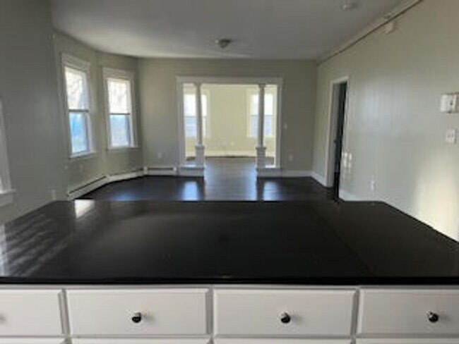 Building Photo - 51 Arlington St