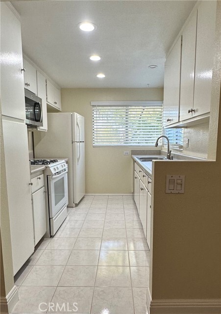 Building Photo - 122 Clearbrook