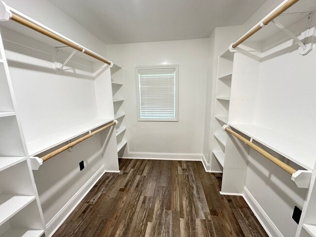 Building Photo - 408 Branch St