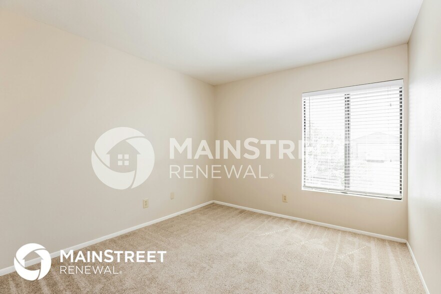 Building Photo - 12022 S Mandan St