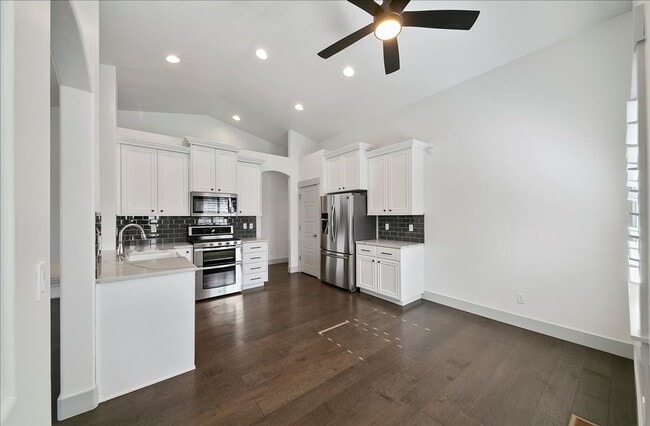 Building Photo - Warm & Welcoming Kuna Rental