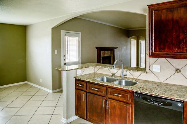 Building Photo - For Lease – $2,100/month | $2,250 Security...