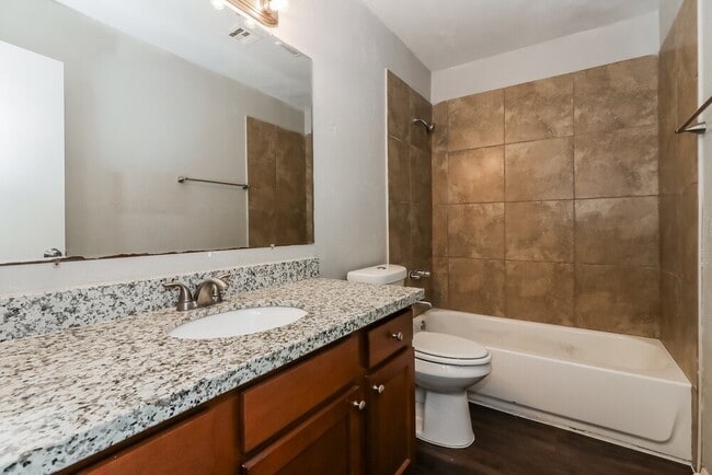 Building Photo - 1909 Chelsea Ct