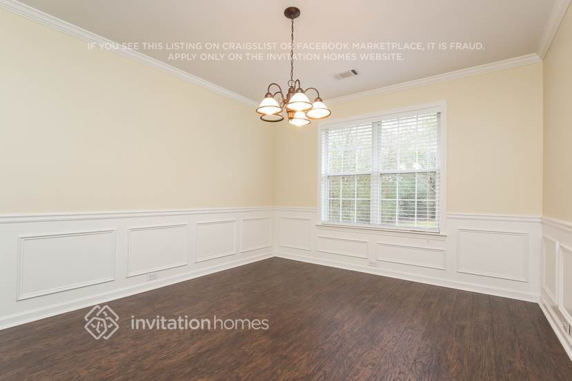 Building Photo - 2105 Westwind Dr