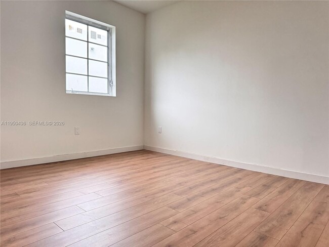 Building Photo - 1525 Euclid Ave