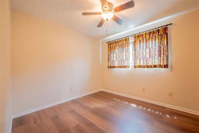Building Photo - 9202 Benning Dr