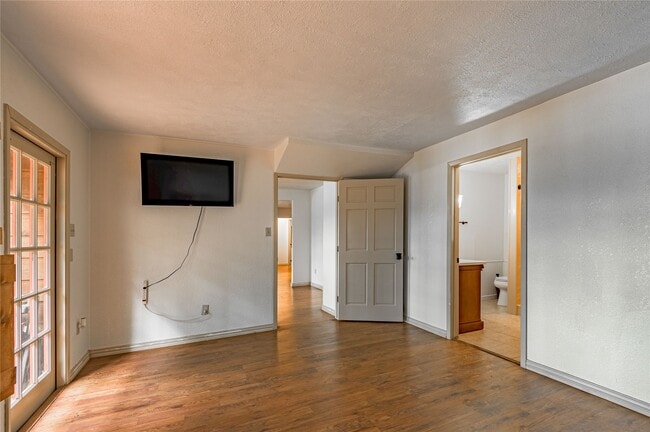 Building Photo - 73 Thomas Lake Rd