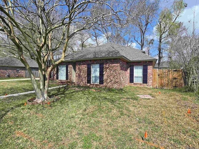 Building Photo - 9235 Worthington Lake Ave