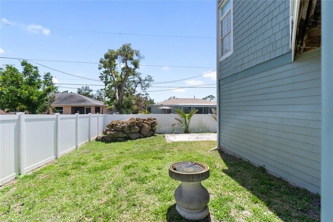 Building Photo - 861 Nectar Rd