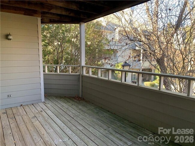 Building Photo - 2519 Stockbridge Dr