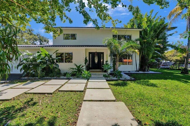 Building Photo - 17505 SW 90th Ave