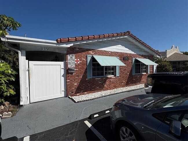 Primary Photo - 4336 N Ocean Dr