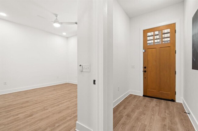 Building Photo - 4704 Sunset Trail