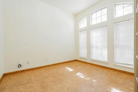 Building Photo - 300 Turtle Ct