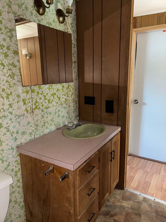 Building Photo - 2 BDRM 1 BA SINGLEWIDE MOBILE HOME IN PARK...