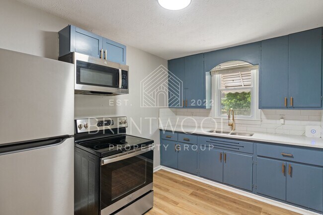 Building Photo - Charming 3-Bed Home In Indy!