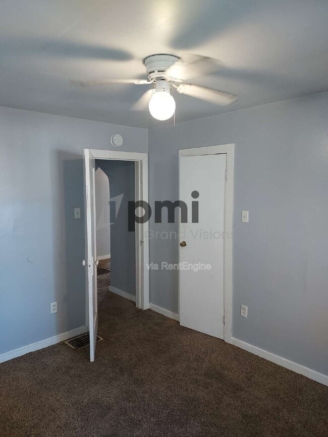 Building Photo - 1312 E Olive St